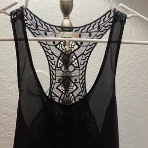 Black half button tank